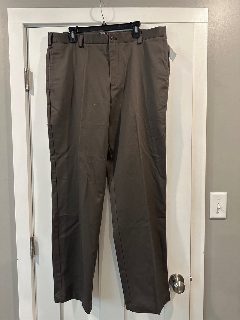 Izod Men's Brown Dress Pants